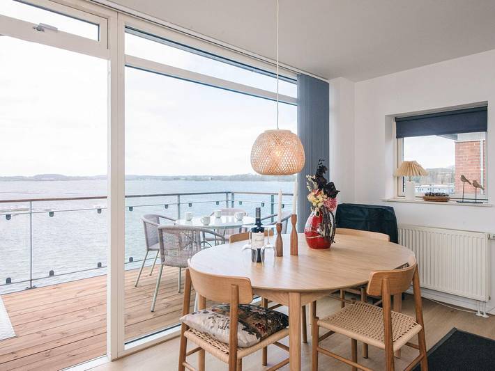 Ferielejlighed for 4 personer, med Balkon i Hejlsminde