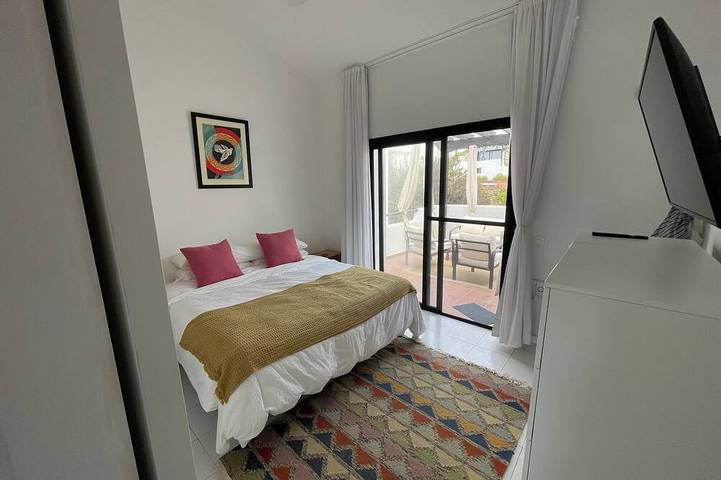 Cliffs Edge a home on the sea with magnificent ocean views and sunsets in Gáldar, North Gran Canaria