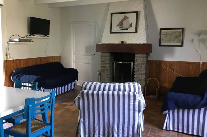 Ferienhaus - 3   Räume - 4   Personen in Groix, Côte des Mégalithes