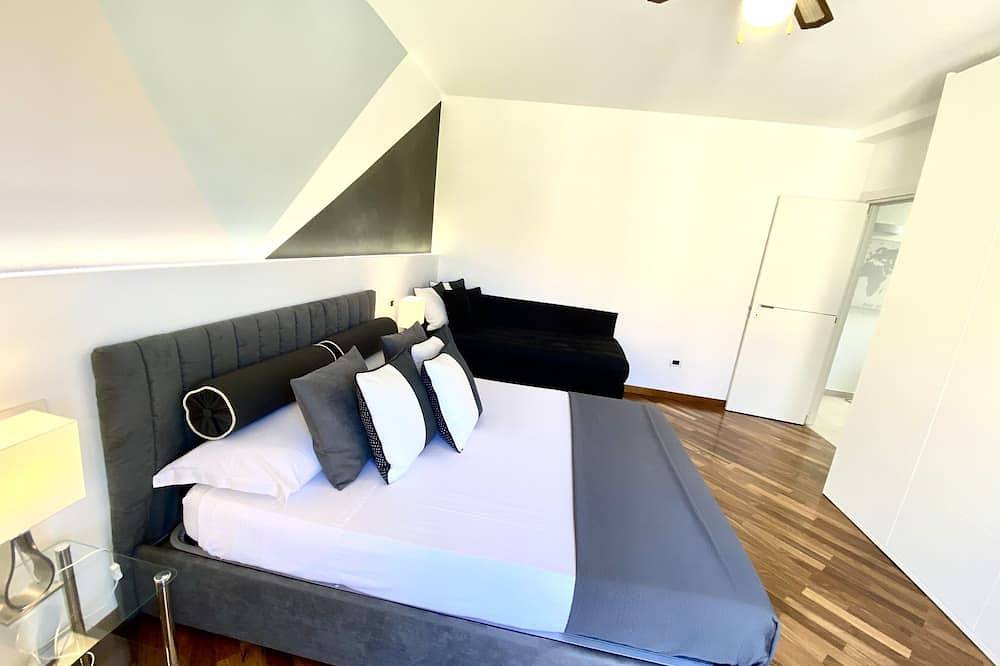 Ganze Wohnung, Erste Stockwohnung Mit Balkonen in Tropea, Vibo Valentia Provinz