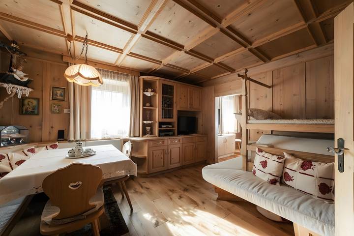 Holiday Home 'Ciasa Ilda - Charming House' with Balcony and Wi-Fi in La Val, Dolomiti Superski