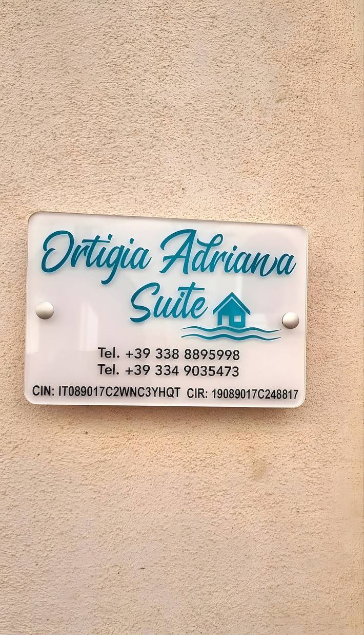 Appartamento intero, Appartamento 'Adriana Suite' con Wi-Fi e aria condizionata in Spiaggetta di Cala Rossa, Siracusa