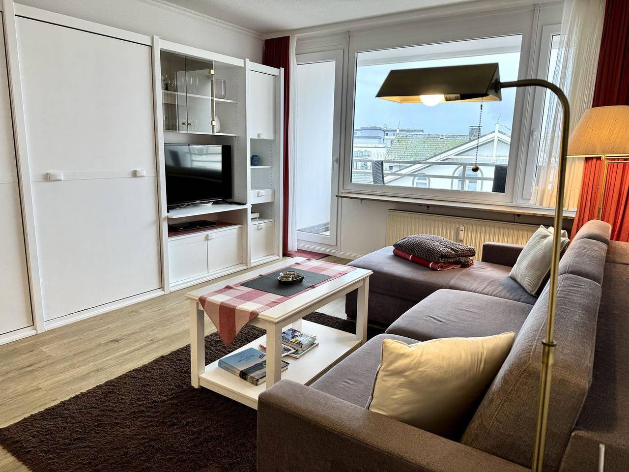Ganze Wohnung, Gemütliche, zentrale 2-Zimmer Whg., strandnah, 2 Balkone, Stellplatz, Wlan. in Westerland, Sylt (Gemeinde)