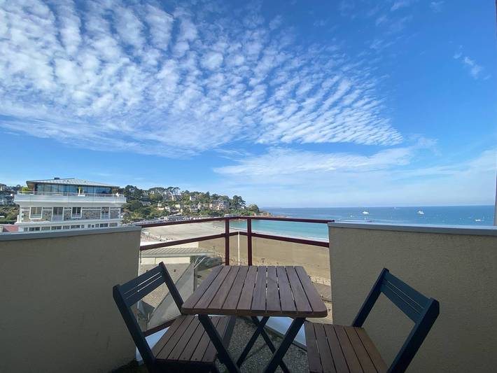 Gîte pour 5 personnes, avec balcon dans Casino de Perros-Guirec