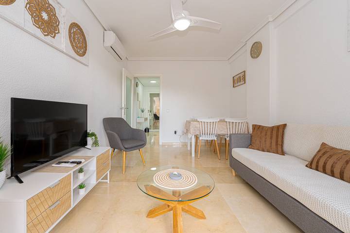 Apartamento entero, Apartamento 'Capitolio 1g' con vistas a la montaña, Wi-Fi y aire acondicionado in L'Albir, Alfàs del Pi