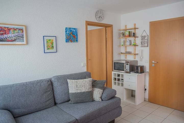 Ganze Wohnung, Helle und freundliche Ferienwohnung für 1-2 Personen in Wüstenrot, Landkreis Heilbronn