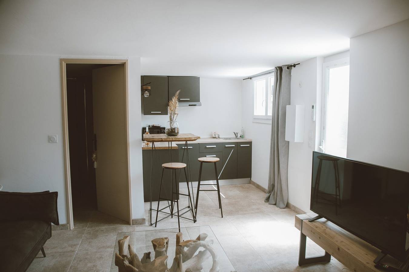 Studio entier, Carignan - gîtes du mas des jeux in Saint-Laurent-d'Aigouze, Région de Nîmes