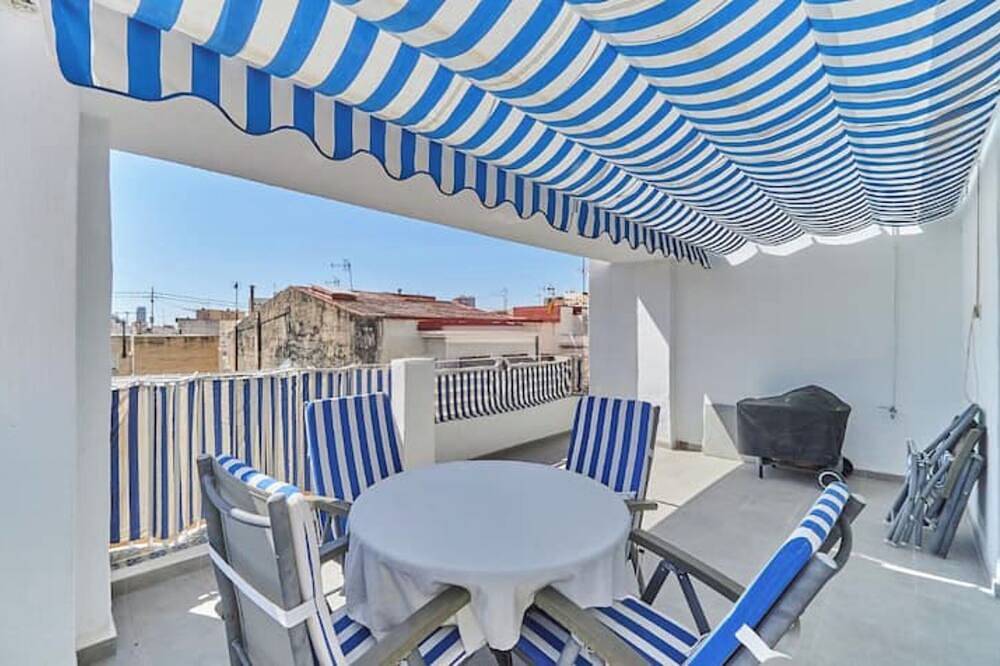 Ganze Wohnung, Sunny Penthouse w/ Private Terrace - Perfect for Remote Work & Family Holidays in Campoamor, Alicante