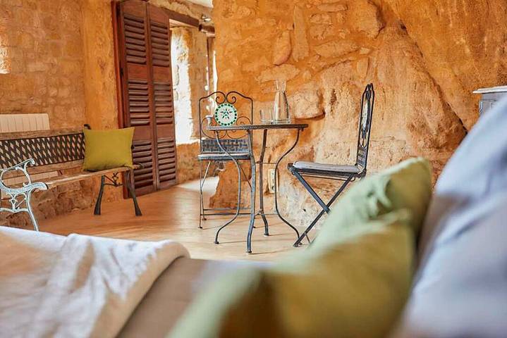 Gîte pour 2 personnes, avec Terrasse ainsi que Jardin et Piscine