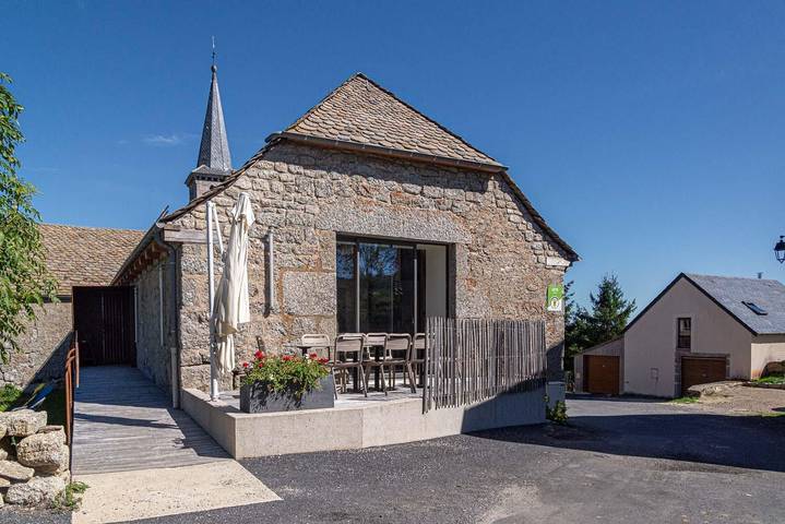 Location de vacances pour 8 personnes, avec terrasse dans L'Aubrac