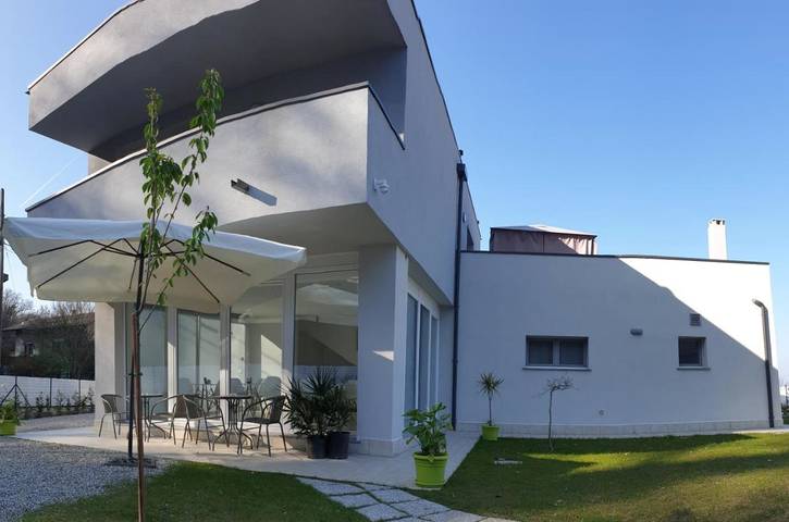 B&b per 2 persone, con Terrazza e Giardino nonché Panorama sul Lago Maggiore