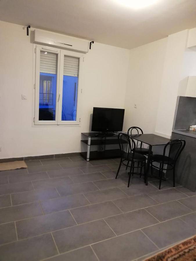 Location de vacances pour 4 personnes, avec terrasse à La Celle-sous-Gouzon - 2