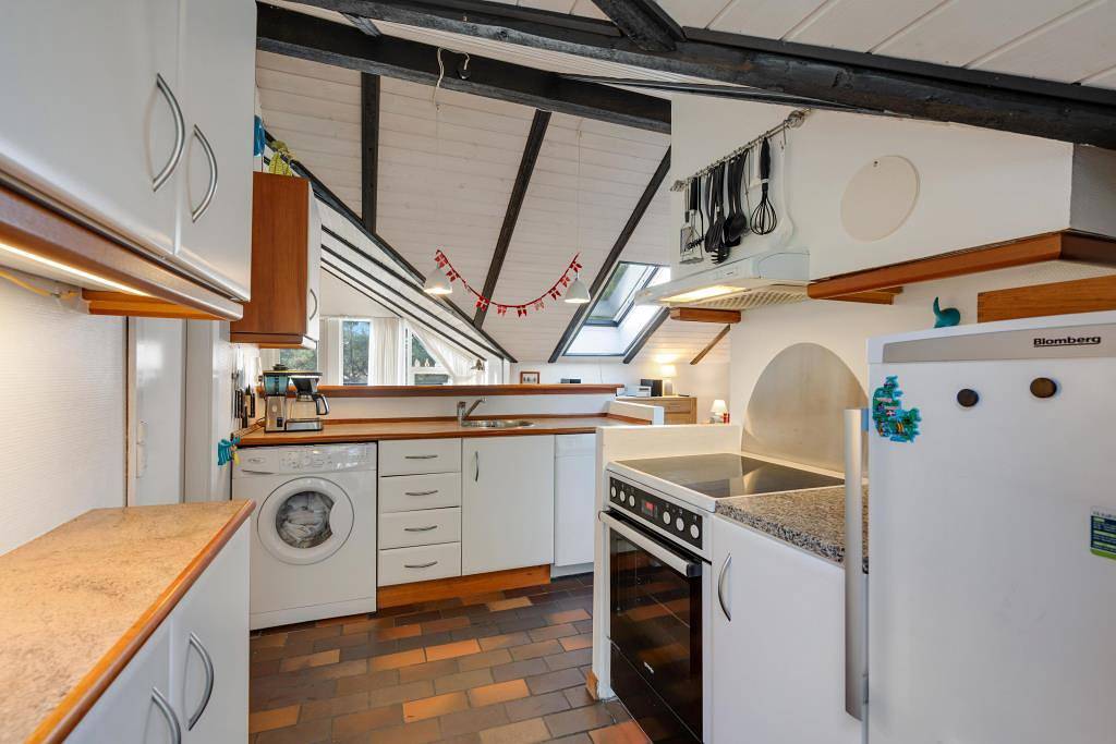Cosy holiday home with wood-burning stove - 800 metres to beach in Rindby, Fanø