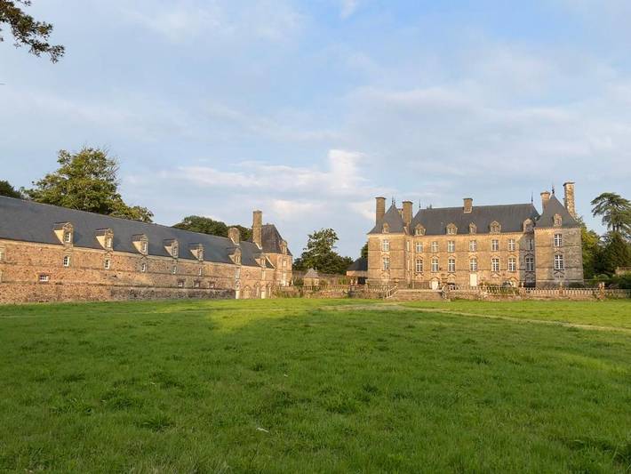 Location de vacances pour 2 personnes, avec terrasse ainsi que jardin et vue à Tamerville