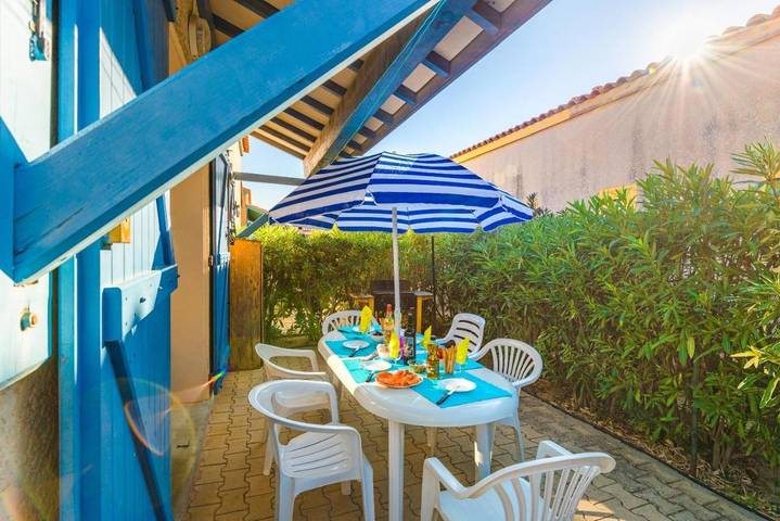 Appart’hôtel pour 4 personnes, avec jardin ainsi que terrasse et piscine, animaux acceptés