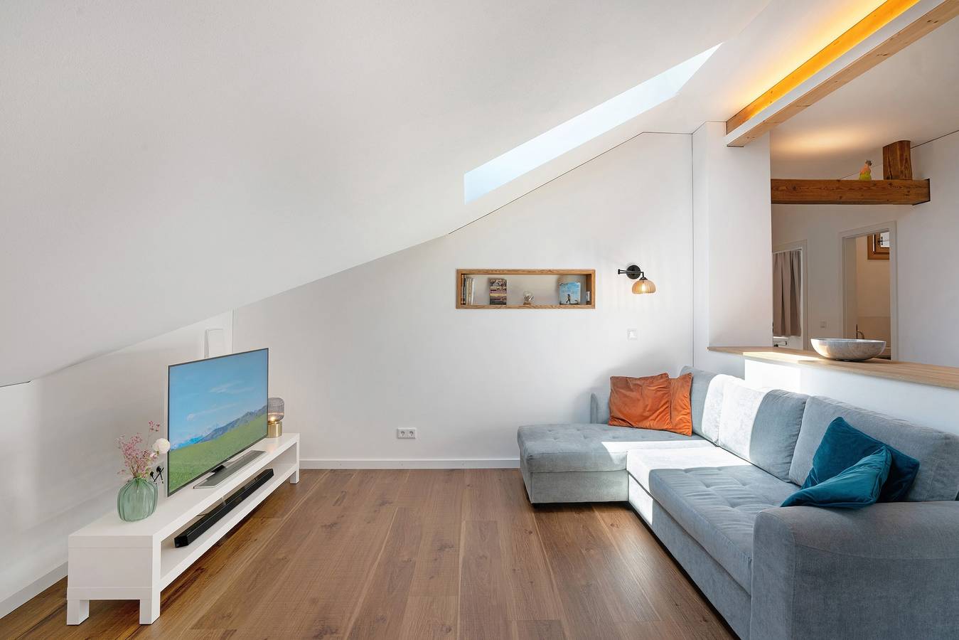 Ganze Wohnung, Ferienwohnung Marie" mit gemeinsamer Terrasse, Gemeinschaftsgarten und Wlan in Egling, Tölzer Land