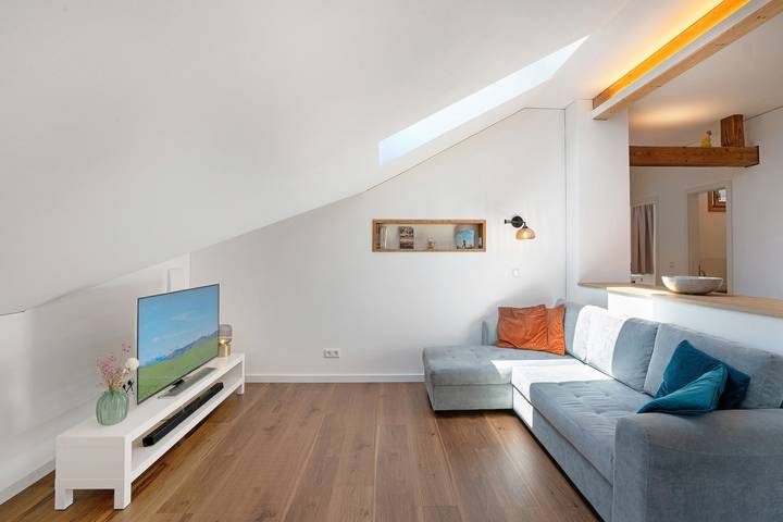 Entire apartment, Apartment 'Ferienwohnung Marie' with Shared Terrace, Shared Garden and Wi-Fi in Egling, Tölzer Land