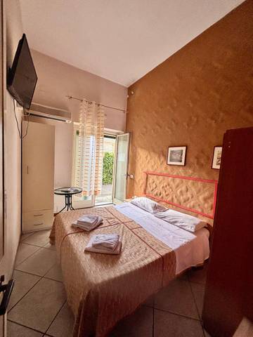 Chambre d’hôte pour 4 personnes, avec balcon ainsi que vue et vue sur l’océan, animaux acceptés à Acireale