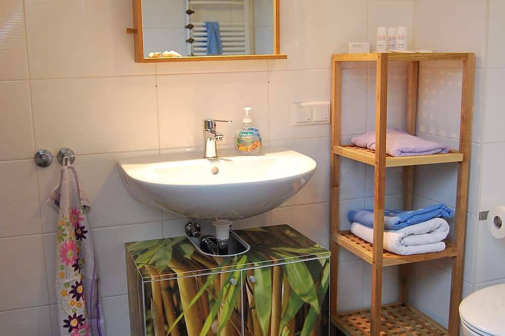 Ganze Wohnung, Modern möblierte Ferienwohnung für 2 Personen in Olbernhau, Erzgebirge