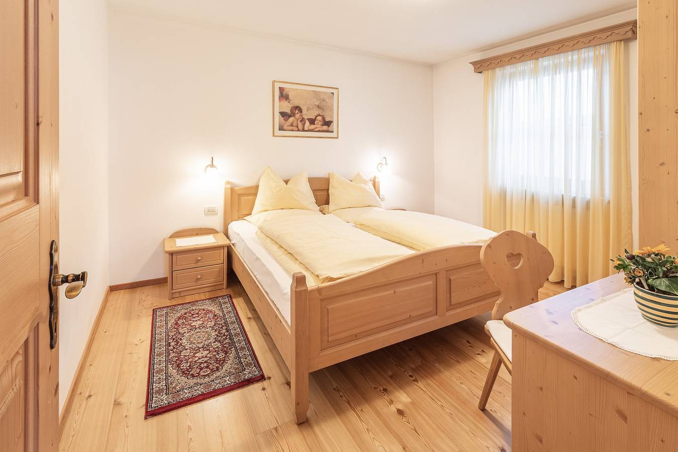 Ganze Wohnung, Ferienwohnung "Désirée Dolasilla" mit Balkon, Bergblick, Wlan & Tv in Enneberg, Dolomiti Superski