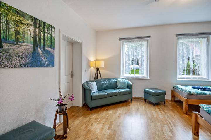 Ganze Wohnung, Ferienwohnung 'Creutzer' mit gemeinsamer Terrasse, privatem Garten und Wi-Fi in Leipzig, Leipzig und Umgebung