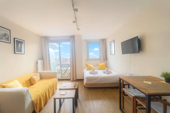 Gîte pour 2 personnes, avec balcon et piscine dans Grande Plage (Biarritz)