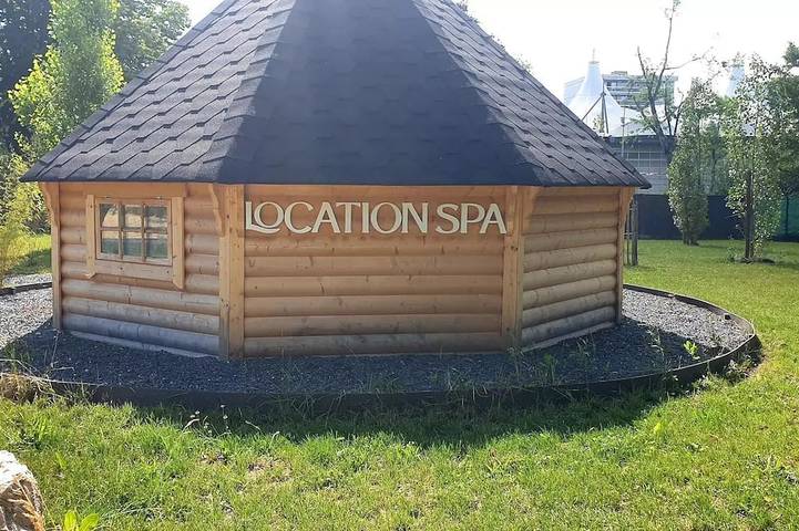Camping pour 2 personnes, avec piscine et sauna dans Indre