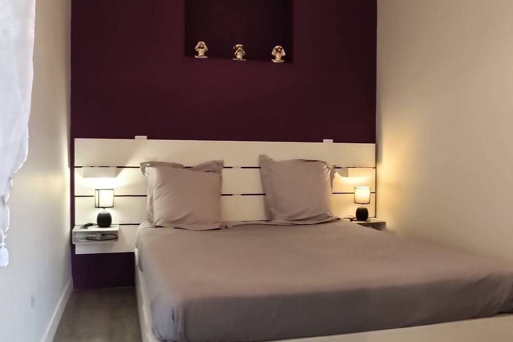 Apartamento entero, T2 apartment 5 minutes walk from downtown in Beaune, Beaune region