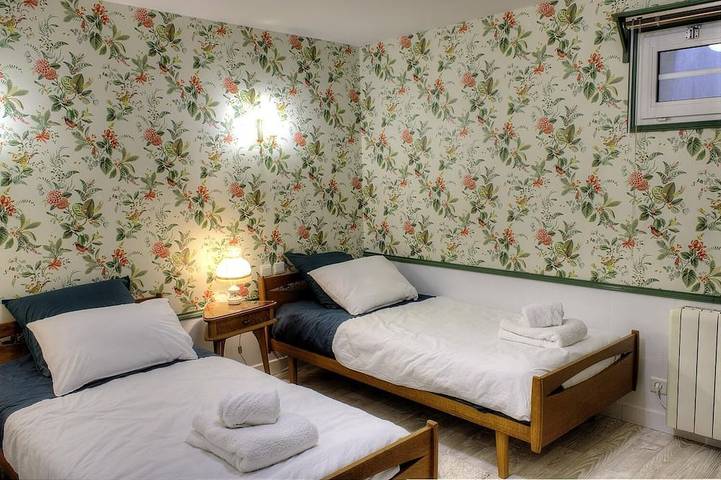 Ganze Wohnung, La Rose & Le Loup, eco-vintage gite between sea and mountain in Spéracèdes, Mittelmeerküste (Frankreich)