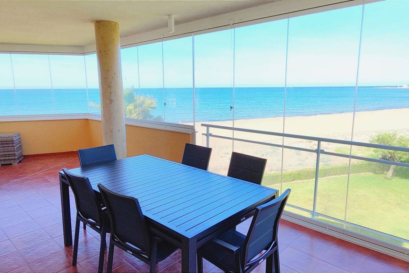 Apartamento entero, Apartamento de vacaciones para 6 personas con balcón/terraza in Almadraba, Costa Blanca
