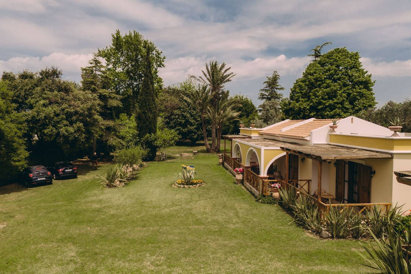 Entire apartment, Trikalioti's Lush Estate Apt Eleonora in Ileia