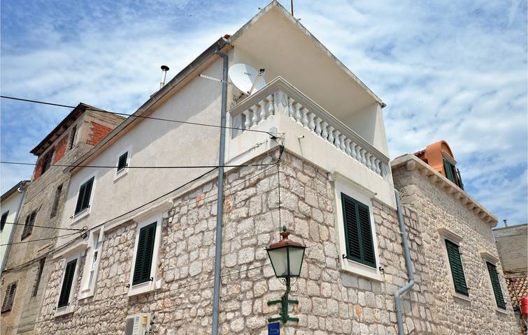 Gîte pour 6 personnes, avec Terrasse à Pirovac