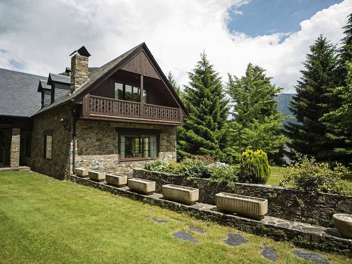 Apartamento para 10 personas, con Balcón además de Terraza y Jardín en el Valle de Aran