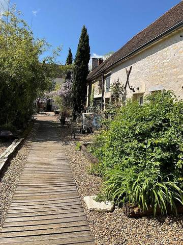 Chambre d’hôte pour 3 personnes, avec jardin ainsi que terrasse et vue, animaux acceptés à Lainsecq