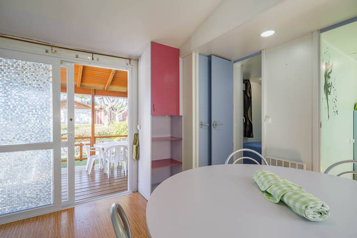 Bungalow 'E' with Private Pool, Private Terrace and Wi-Fi in O Grove, Rías Baixas