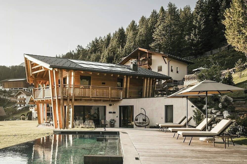 Luxuriöses Chalet in den Dolomiten mit Spa und Pool in Daunëi, Wolkenstein
