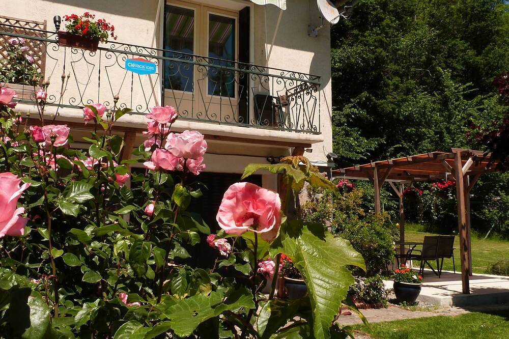 Gîte en bord de rivière in Exideuil, Charente