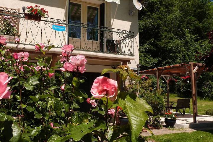 Gîte pour 4 personnes, avec balcon et jardin