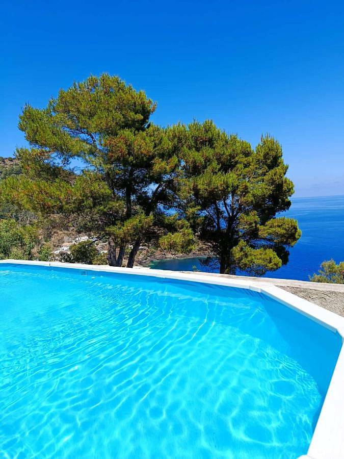 Maison d’hôte pour 2 personnes, avec piscine ainsi que vue et jardin