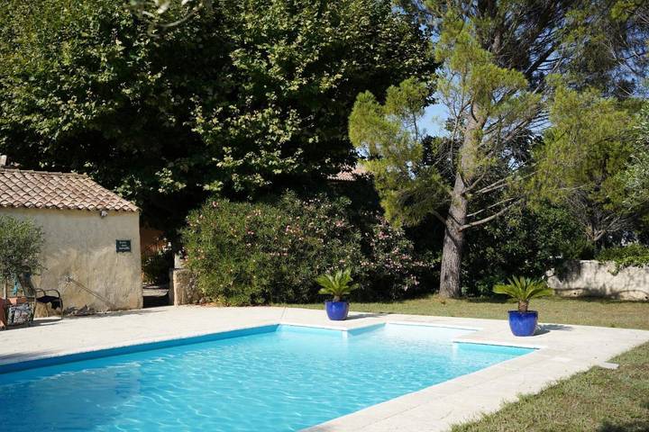 Maison d’hôte pour 3 personnes, avec Balcon et Terrasse ainsi que Jardin et Piscine à Rochegude