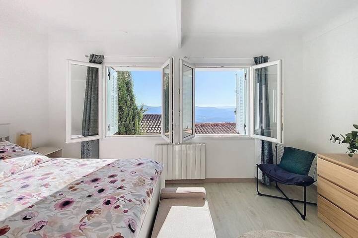 Nugget! Modern village house, Jacuzzi-garden with exceptional view in Cabris, Mittelmeerküste (Frankreich)
