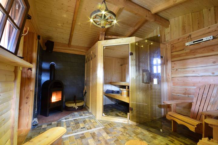 Ferienhaus für 7 Personen, mit Balkon und Terrasse sowie Garten und Sauna in Mecklenburg-Schwerin - 2