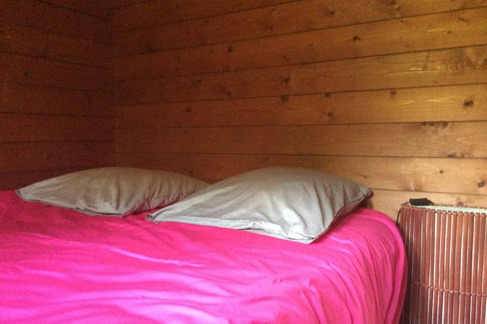 Soleado chalet de madera in Rédené, Region de Quimper