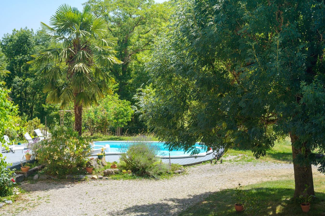 Gite L'aventura : Dans un site privilégié avec vue sur les montagnes in Régades, Haute-Garonne