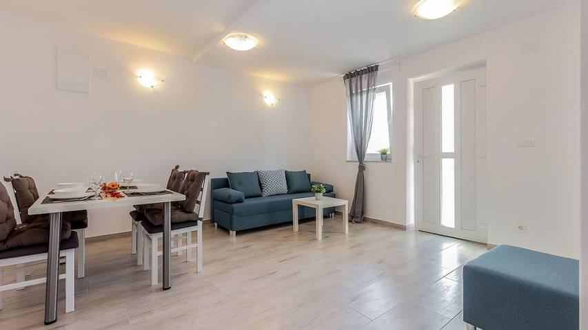 Villa für 2 Personen, mit Pool und Whirlpool sowie Balkon in Kroatien - 3