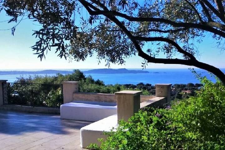 Villa pour 8 personnes, avec terrasse et jardin à Hyeres