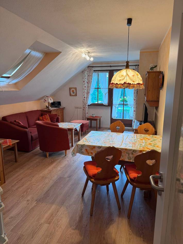 Apartamento entero, Apartamento 'Almsonne' con vistas a la montaña, balcón y Wi-Fi in Bad Hindelang, Suabia (Baviera)