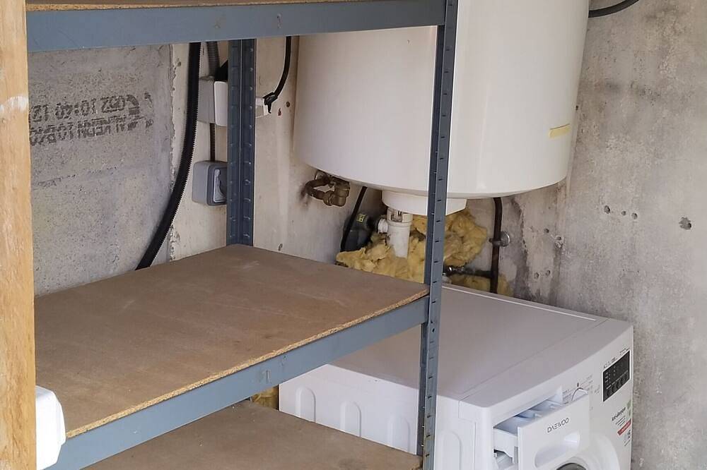 Petite maison de 25 m carré au calme, paisible.Derrière cour des propriétaires in Gargenville, Yvelines