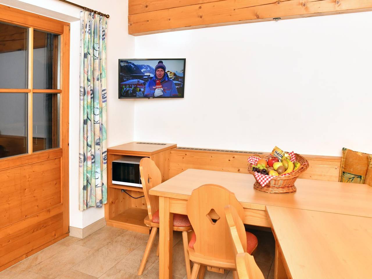Geheel appartement, Deluxe appartement met wellness bij de gondel in Brixen im Thale, Kaisergebirge