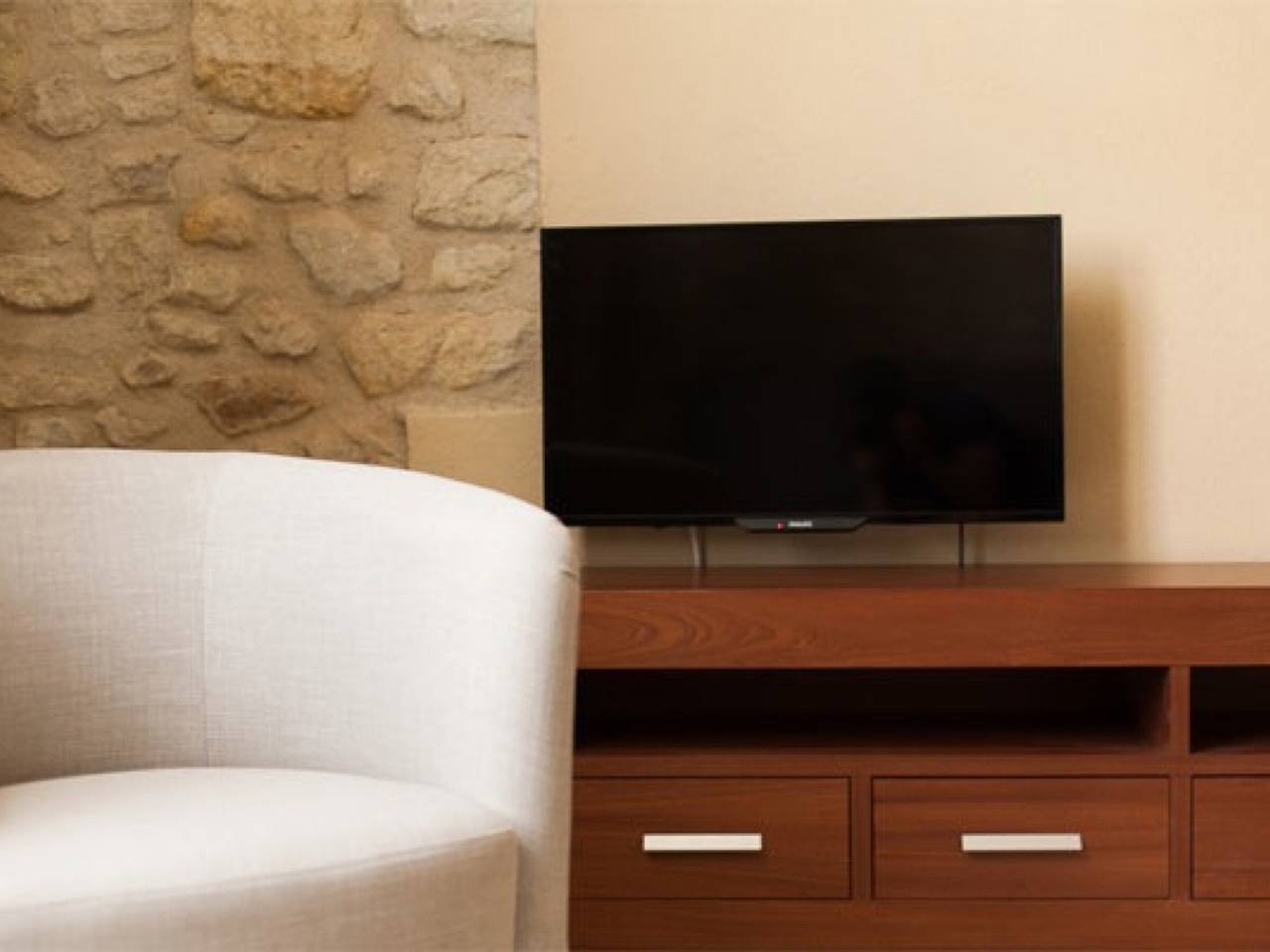 Entire apartment, Modern apartment with air conditioning and pool, Pals center in Pals, Costa Brava